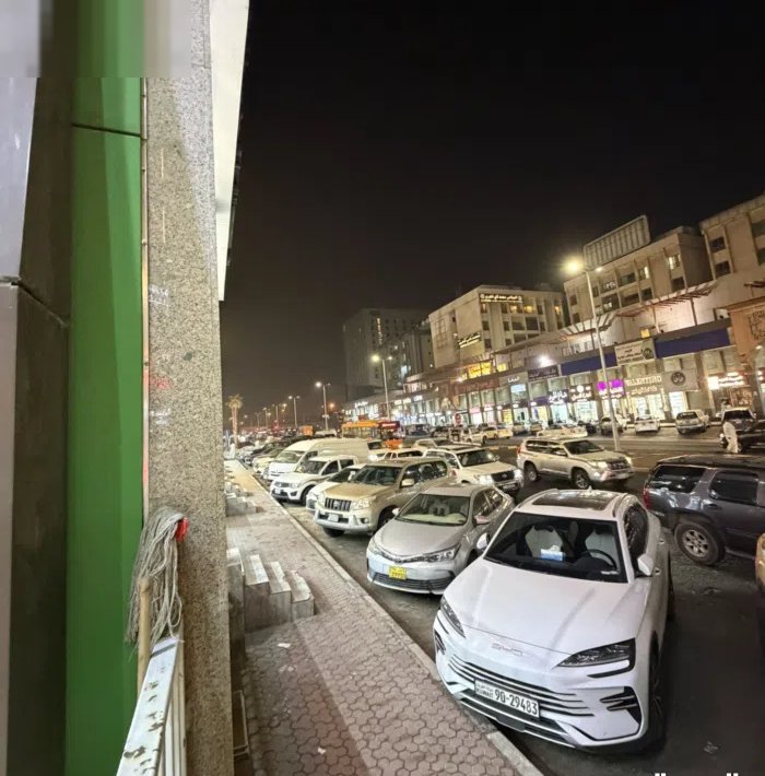 محل للإجار زاوية الدور الارضي في مركز الدويخ التجاري الفروانيه شارع حبيب المناور