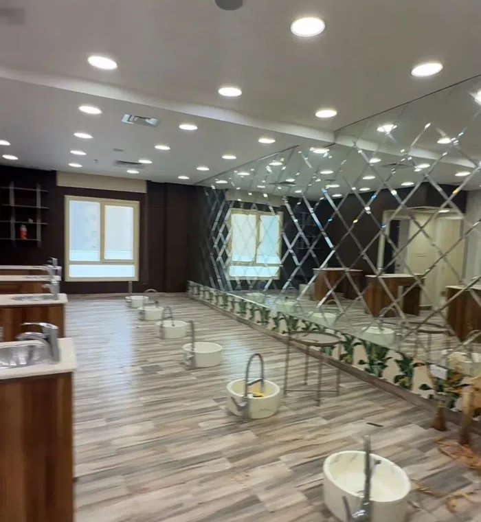 دور تجارى للايجار بميدان حولى والسالميه