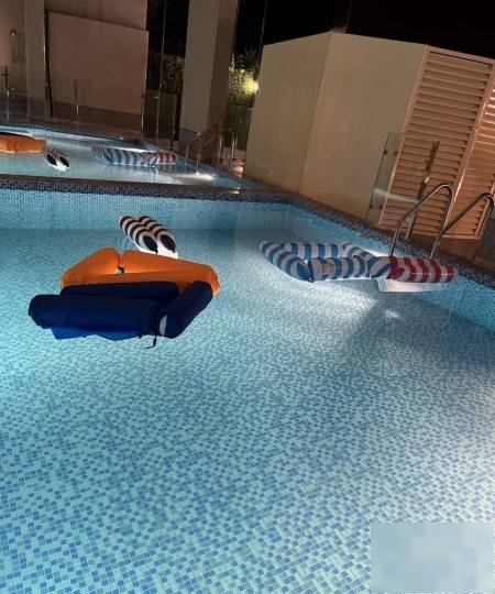 The chalet for families only consists of 8 rooms