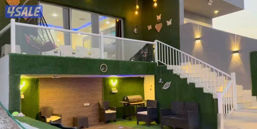 Component three rooms sleep one master rooms