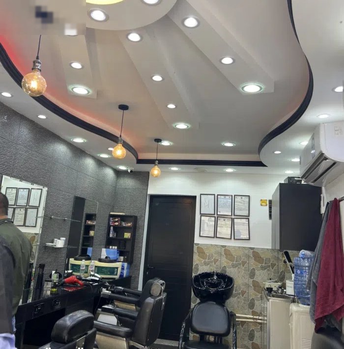 Salon for man neat and good condition chat and call anytime