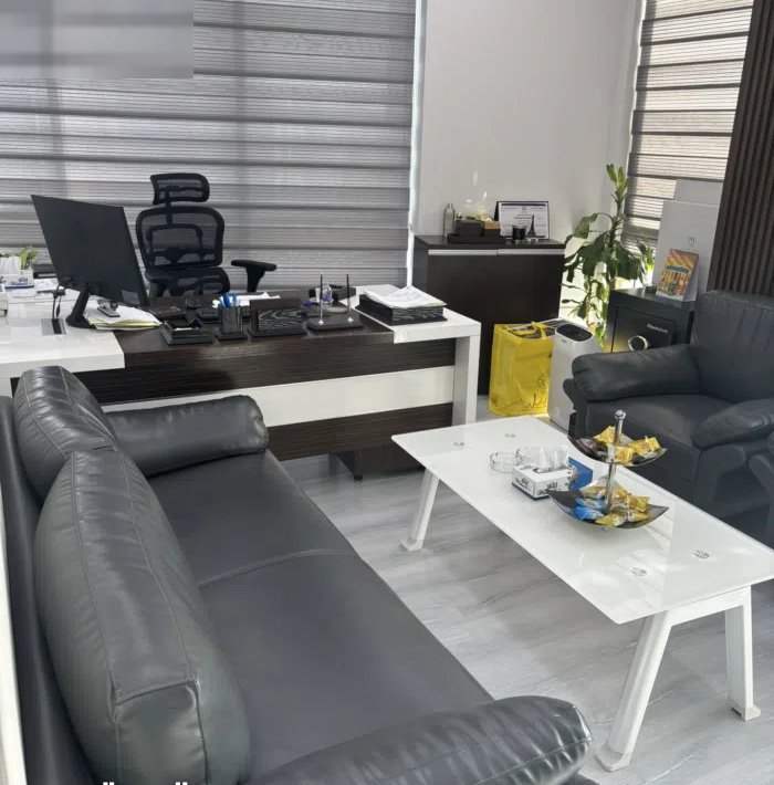 اثاث شركه كامل للبيع