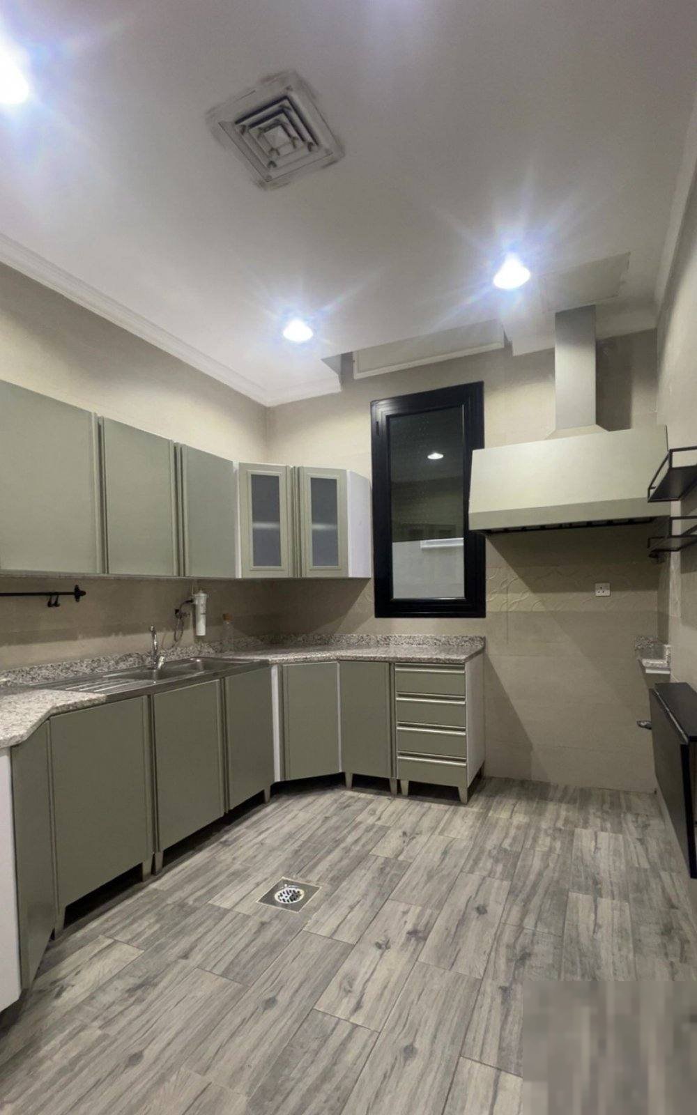 Apartment in West Abdullah Al-mubarak