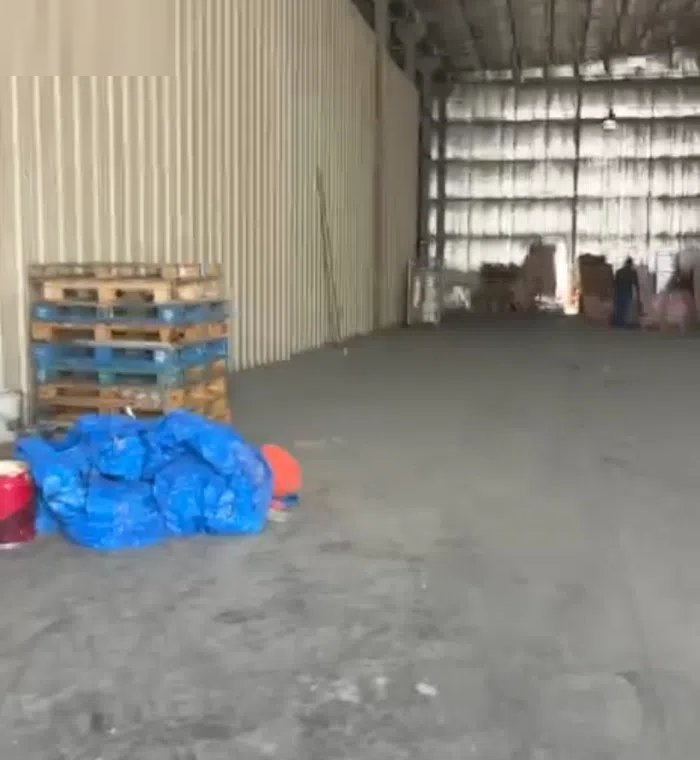 للإيجار مخزن 1250م ميناعبدالله