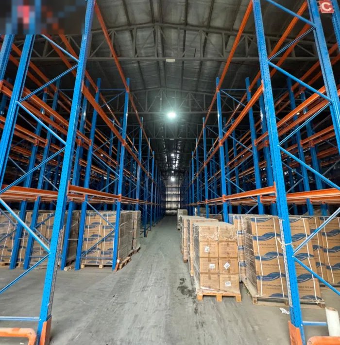 للايجار مخزن 1250 متر  ميناء عبدالله مكيف ومرخص