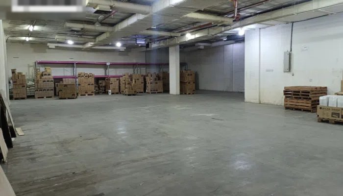 ايجار مخزن 2000متر بالشويخ