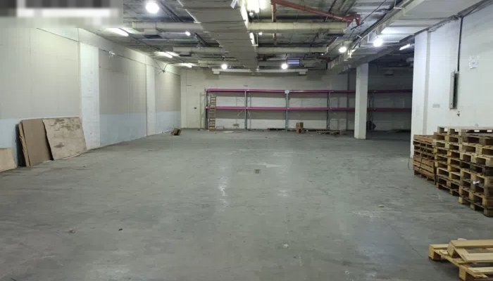 ايجار مخزن 2000متر بالشويخ