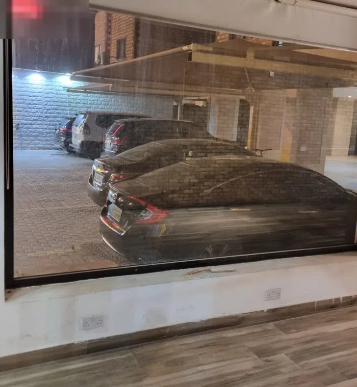 للايجار محل بالسالمية بموقع مميز مساحة 40 متر يصلح لمعظم النشاطات التجارية المختلفة