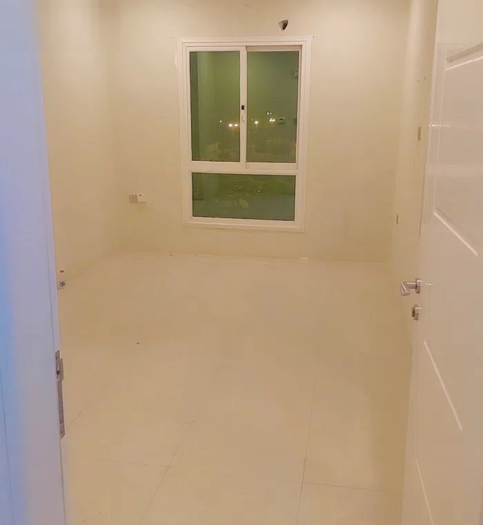 صالون نسائي بدون أغراض موقع متميز جدا