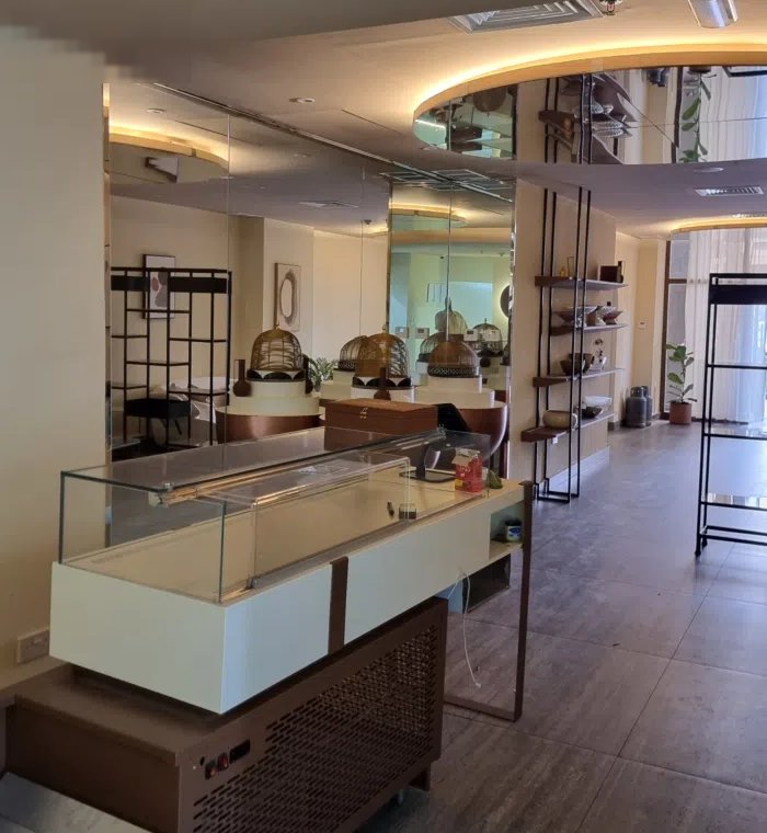 للايجار محل بشرق موقع ممتاز مساحة المحل 110 متر مربع  Shop for rent in the east, excellent location,