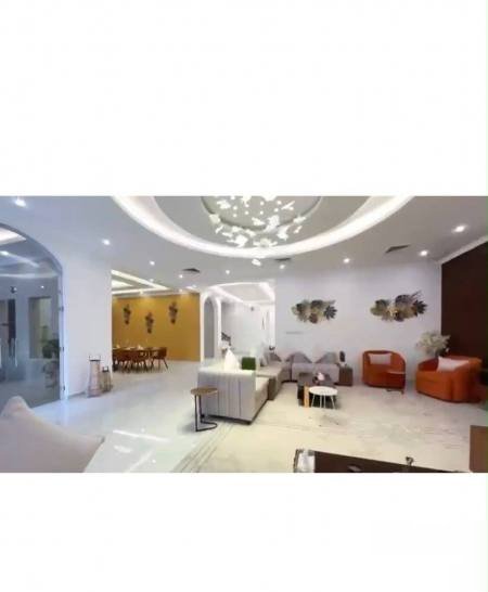 Chalet next to Al-Khiran Mall, equipped on the creek, 8 rooms, Diwaniya, contact WhatsApp only