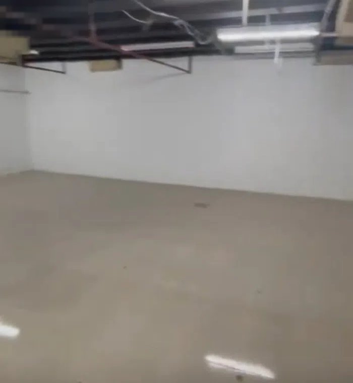 مخزن للايجار بالشعب البحري