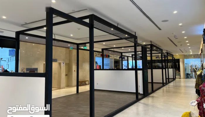 محل للايجار في مجمع راقي بالقبلة بمساحات واسعة وأسعار تنافسية من المالك مباشرة بدون خلو او عمولة