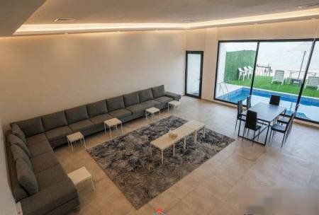 Available holiday Eid al-Fitr and monthly weekend WhatsApp only