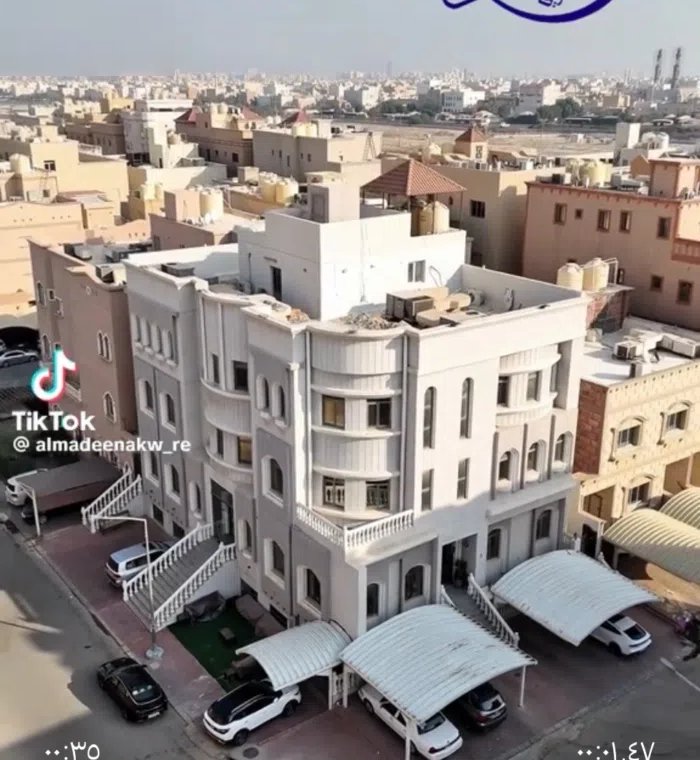 400 m2 More than 6 bedrooms Villa for Sale in Al Ahmadi Fahad Al Ahmed