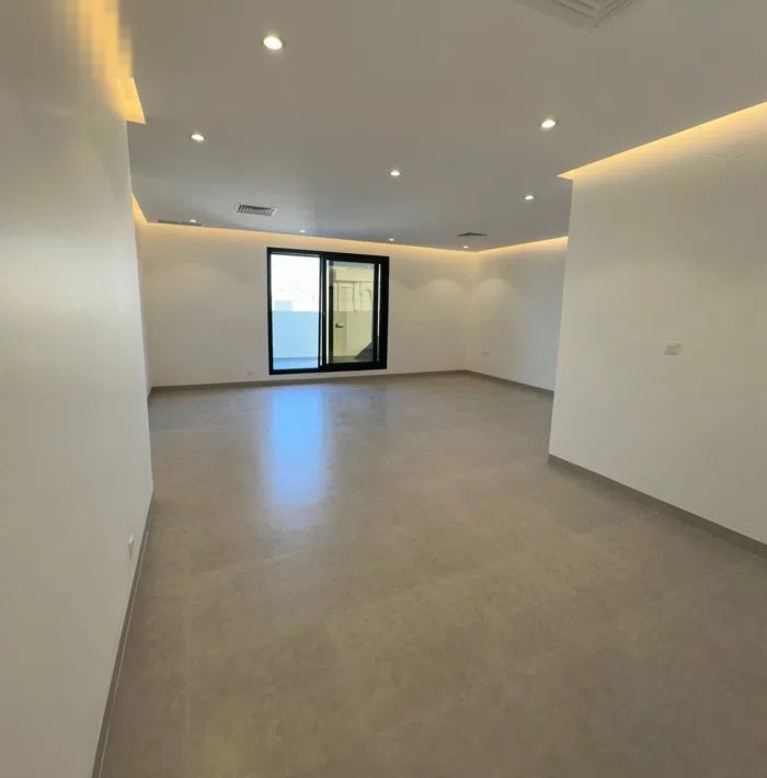 750 m2 4 Bedrooms Townhouse for Rent in Hawally Jabriya