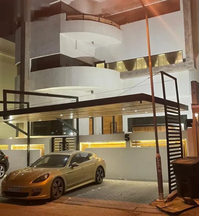 450 m2 More than 6 bedrooms Villa for Sale in Kuwait City Qortuba