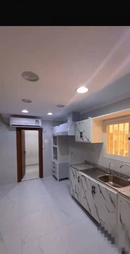 Floor in Ardihya