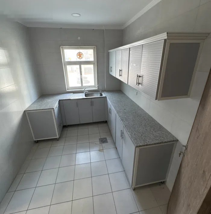 شقة تجارية للإيجار صباح السالم 120 م الدور الأول  Commercial Apartment for Rent 120 sqm Sabah Al Sa