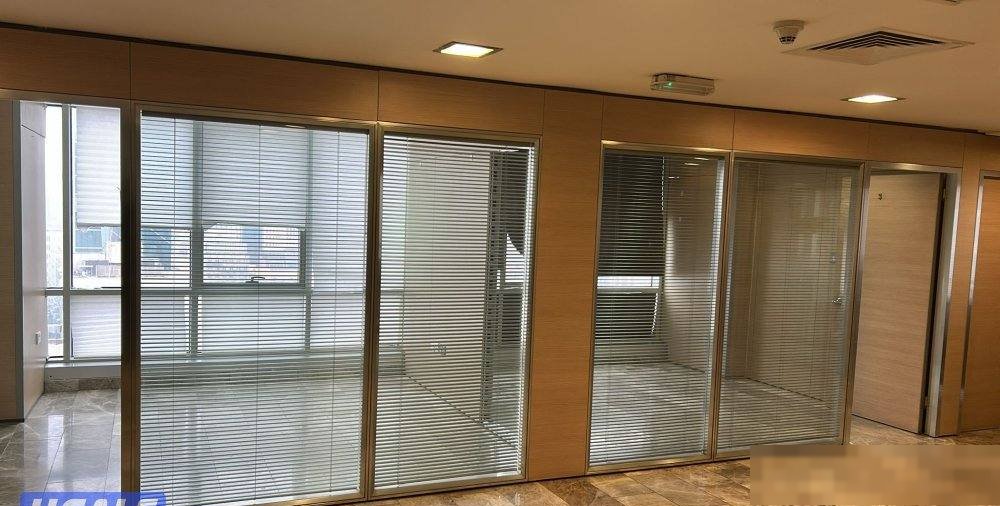 Office for rent, very distinguished site, directly behind the Al-Asimah Mall.