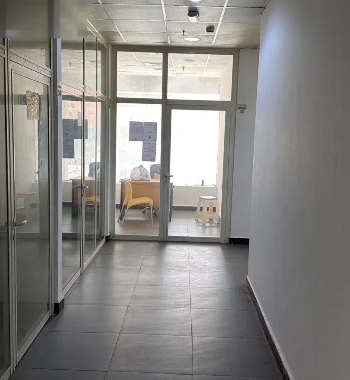 مكاتب ومحلات للإيجار بحولي والفروانيه