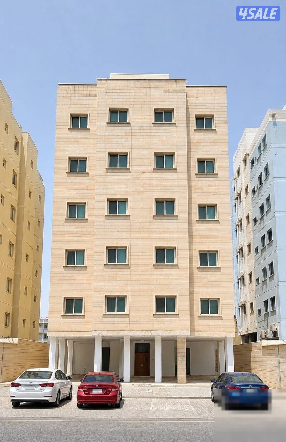 Building or floors in Abu hlifa