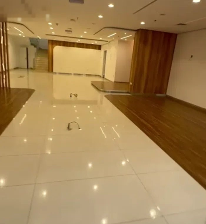 للإيجار محل في حولي تجاري يتكون من دورين كل دور 150 متر المساحة كامل المحل 300 الايجار 3700 دينار مو