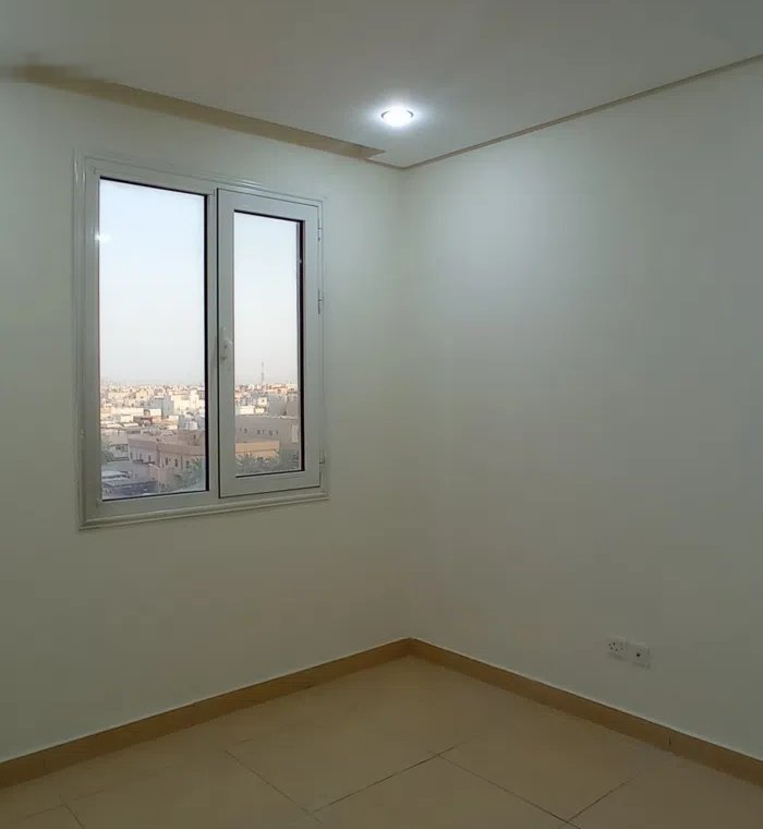 شقة مميزة للايجار غرفتين وصالة وحمامين وغرفة خامة بالسالمة ق 10