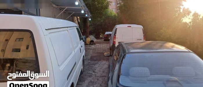 كراج سيارات للبيع ... ساحه من جميع الاتجاهات محل جاهز