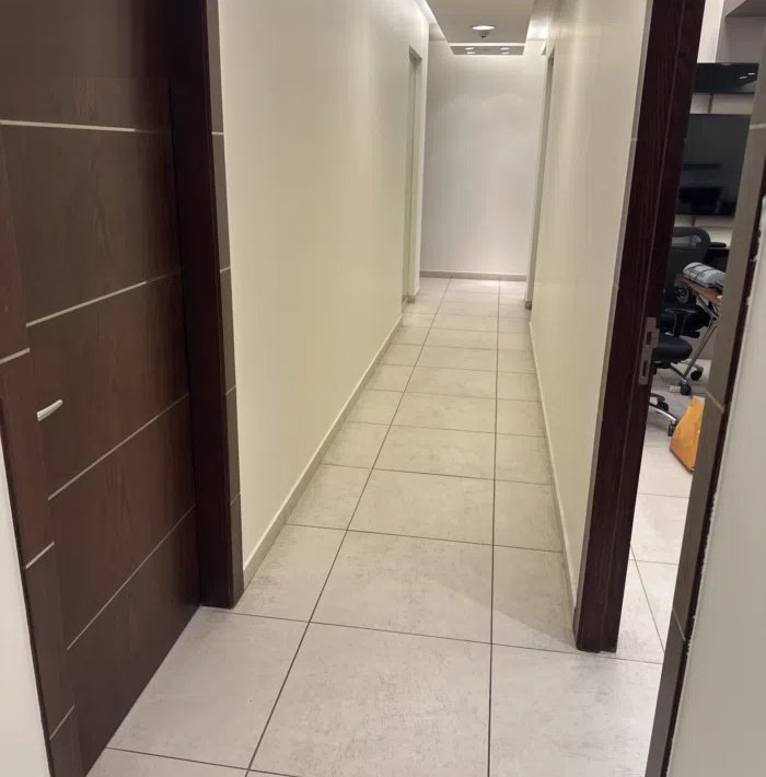 مكتب تجاري للبيع مع رقم الي