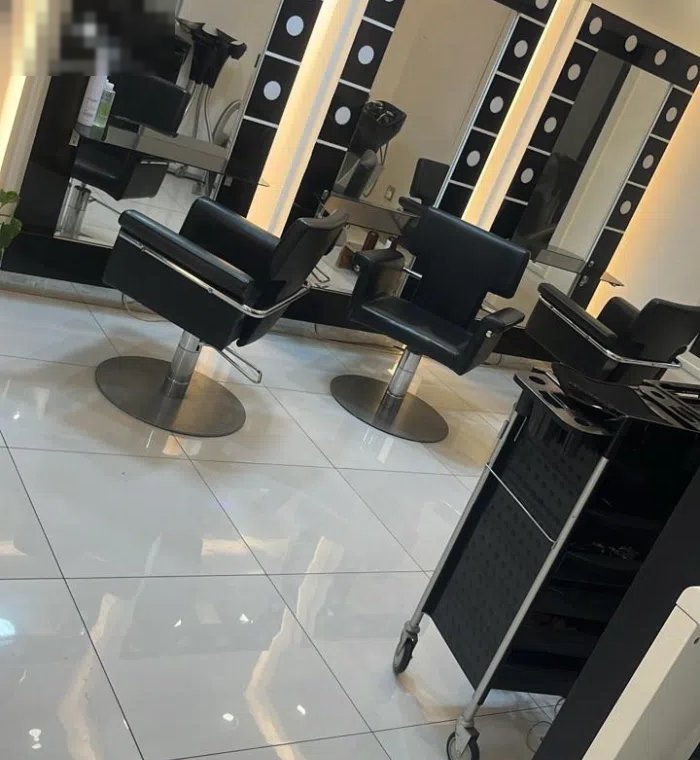 Beauty salon in salmiya for sale