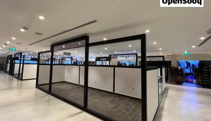 محل للايجار في مجمع راقي بالقبلة بمساحات واسعة وأسعار تنافسية من المالك مباشرة بدون خلو او عمولة