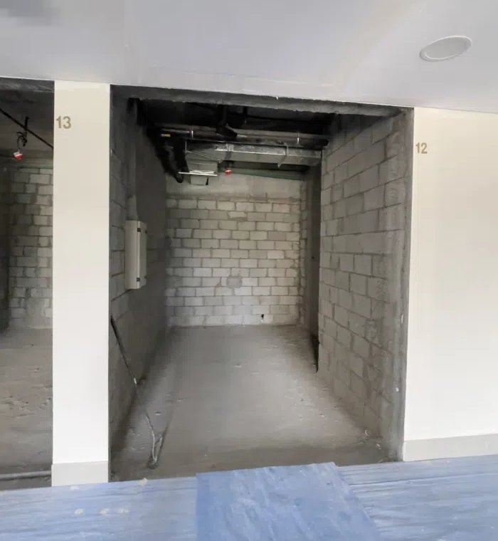 محلات واجهة للإيجار في مجمع جديد بالمباركية من المالك مباشرة بدون خلو او عمولة