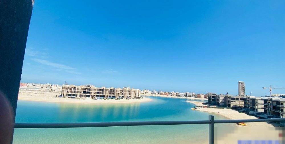 For sale, first-floor apartment in Al-Muhanna Park, empty and ready for immediate handover.