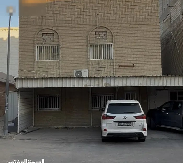 600 m2 More than 6 bedrooms Townhouse for Sale in Al Jahra Oyoun