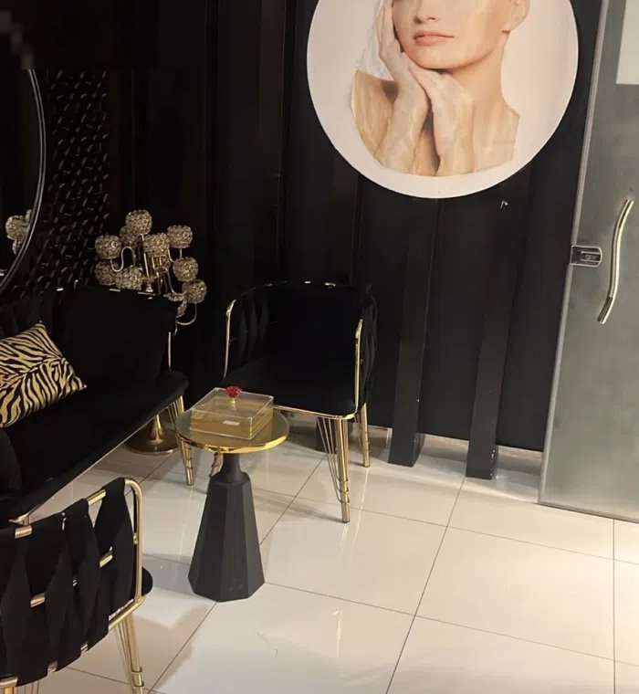 Beauty salon in salmiya for sale