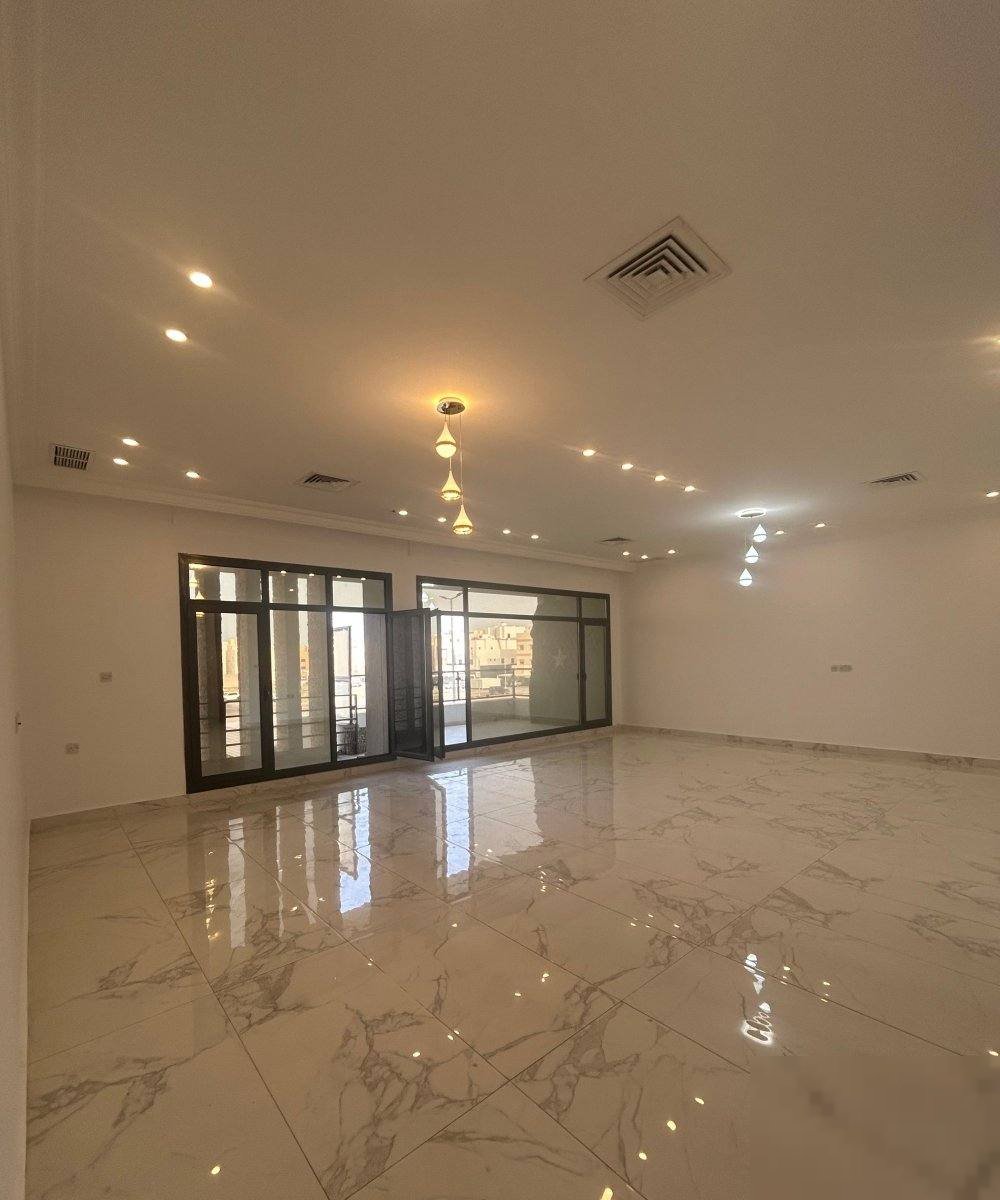 Floor in Mubarek Al-Kabeer