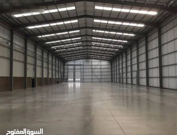 للايجار مخزن 2000 م بميناء عبدالله مكيف
