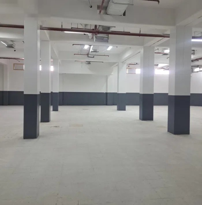 للاجار-قسيمه كامله 16500  الف دينار  * الموقع:العارضيه : :3 المساحات: سرداب :1000متر  ارضي:800 م:500