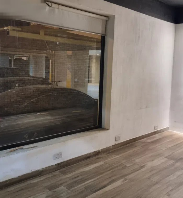 للايجار محل بالسالمية بموقع مميز مساحة 40 متر يصلح لمعظم النشاطات التجارية المختلفة