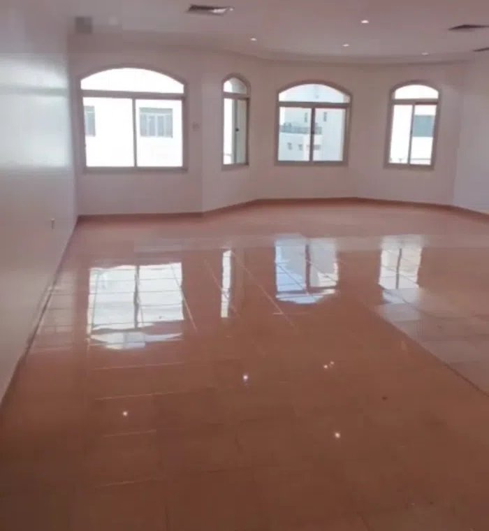 400 m2 5 Bedrooms Apartments for Rent in Hawally Shuhada