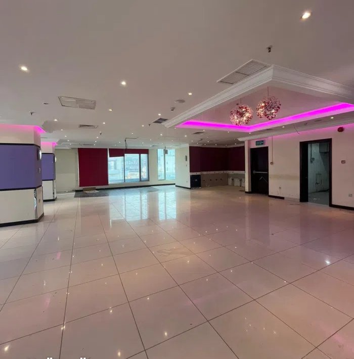 دور كامل تجاري إطلالة بحرية للإيجار في الفحيحيل .