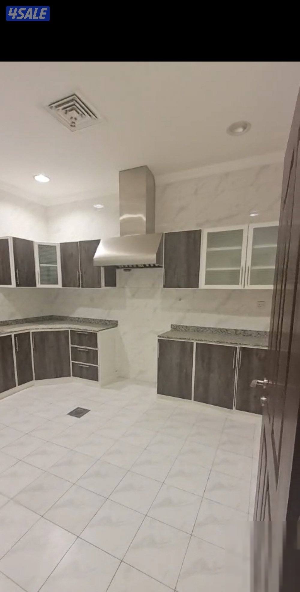 Apartment in West Abdullah Al-mubarak