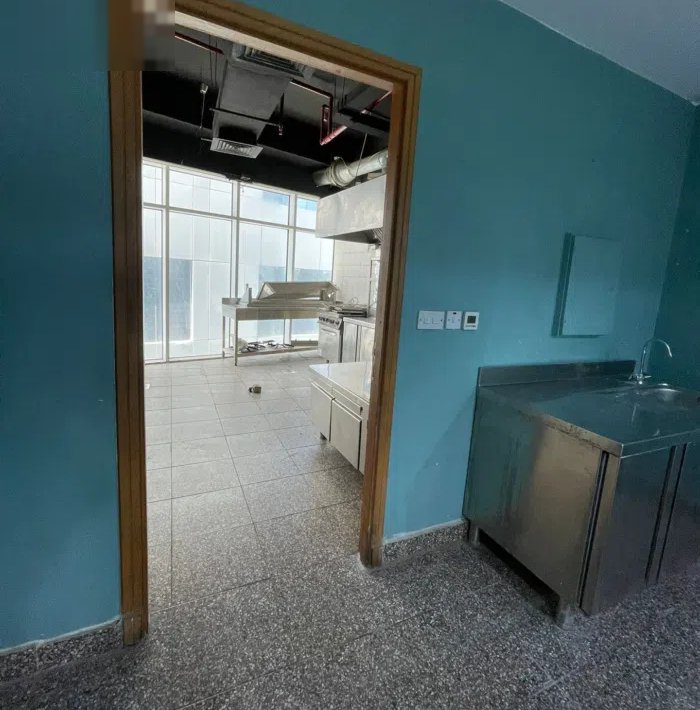 للايجار مطبخ مركزى فى المرقاب متشطب ونظيف 25 متر