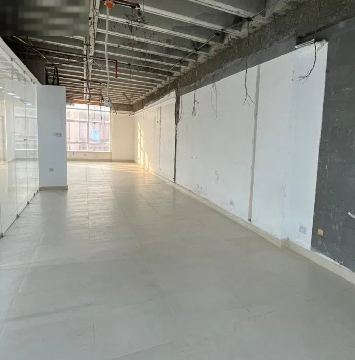 دور كامل تجاري للإيجار في القبلة .