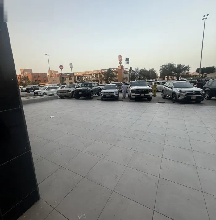 محل لي الايجار موقع مميز علي طريق ساحلي المهبوله