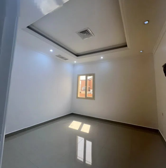 200 m2 3 Bedrooms Apartments for Rent in Farwaniya Ardhiya