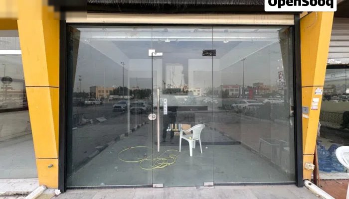 محلات بالعارضيه الصناعيه مساحه المحل 40.m علي شارع رئيسي