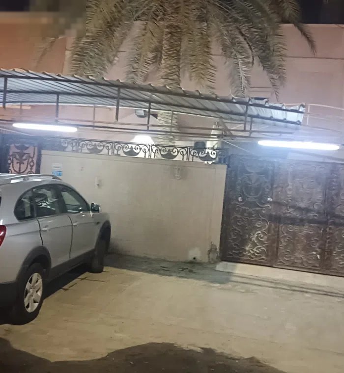 180 m2 More than 6 bedrooms Townhouse for Sale in Hawally Bayan