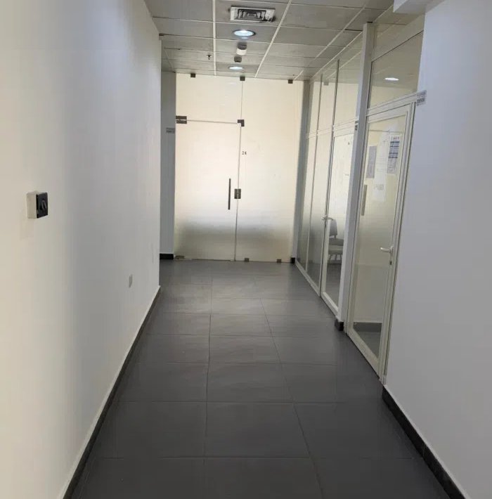 مكاتب ومحلات للإيجار بحولي والفروانيه